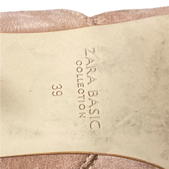 Suede pale pink kitten heels
from Zara. Size 39, EU. - Picture 5 of 6